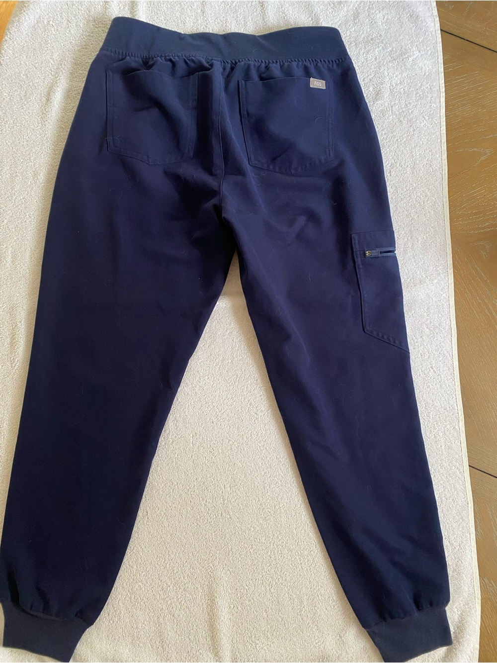 Figs Technical Collection Zamora Jogger pant and scrub top - Picture 3 of 4